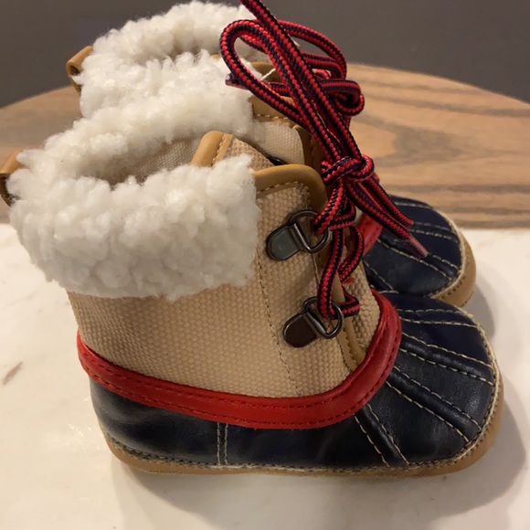 Baby Gap 3-6m Winter Boots - Picture 2 of 4